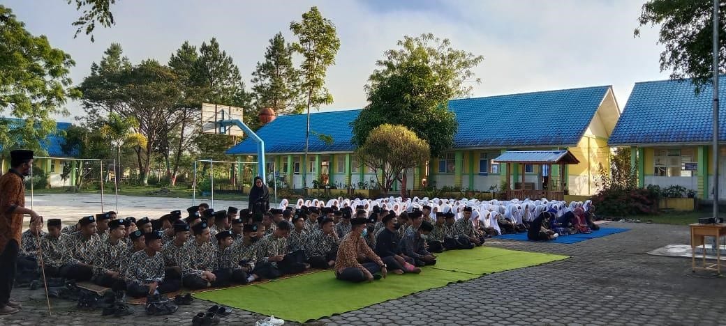 IMPLEMENTASI KURIKULUM MERDEKA BERBASIS KEARIFAN LOKAL SUMANG GAYO LITERASI (SUGALI) DALAM PEMBELAJARAN PAI