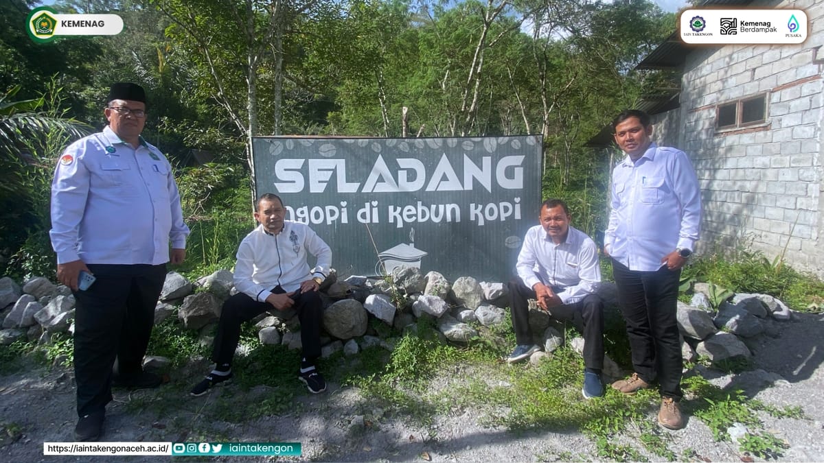 Ngopi di Kebun Kopi, Konsep Seladang Cafe yang Memikat Perhatian Rektor IAIN Takengon