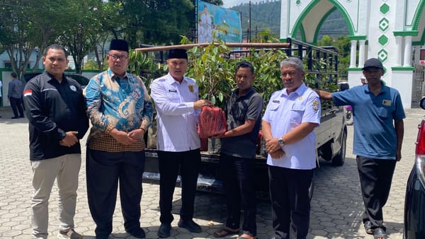 IAIN Takengon Salurkan Wakaf Produktif Durian Unggul di Pantan Nangka, Targetkan Jadi Sentra Baru di Aceh Tengah