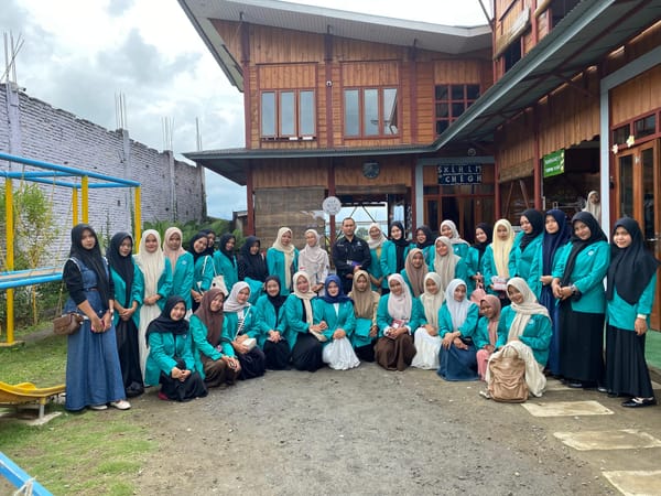 MAHASISWA IAIN TAKENGON TELAAH KURIKULUM SEKOLAH ALAM ACEH TENGAH DALAM PENDIDIKAN ANAK USIA DINI