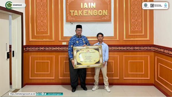Mahasiswa Berprestasi SeIBa International Festival 2026 Serahkan Platinum Award dan Empat Gold Medal kepada Rektor IAIN Takengon