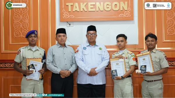MENWA SAT 107 Satria Linge Serahkan Sertifikat SUSKELAPNAS MAHAWARMAN 2026 kepada Rektor IAIN Takengon