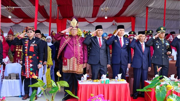 Semarak HUT ke-81 RI, Rektor dan Civitas Akademika IAIN Takengon Ikuti Upacara di Musara Alun